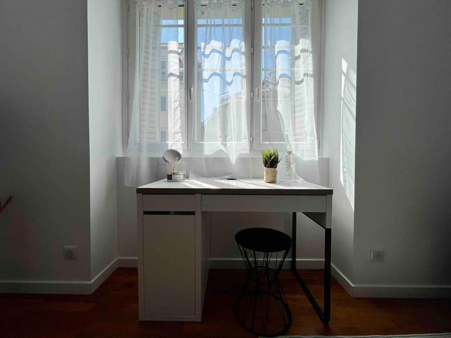 Appartement Climatise / Centre-Ville / 4 Personnes Besançon Exteriör bild