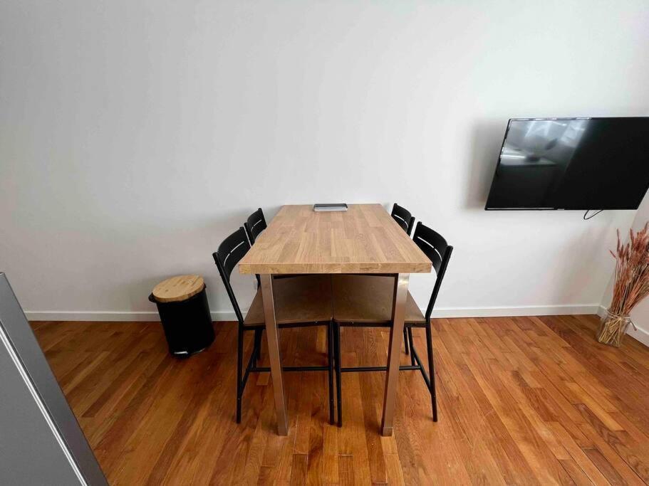 Appartement Climatise / Centre-Ville / 4 Personnes Besançon Exteriör bild
